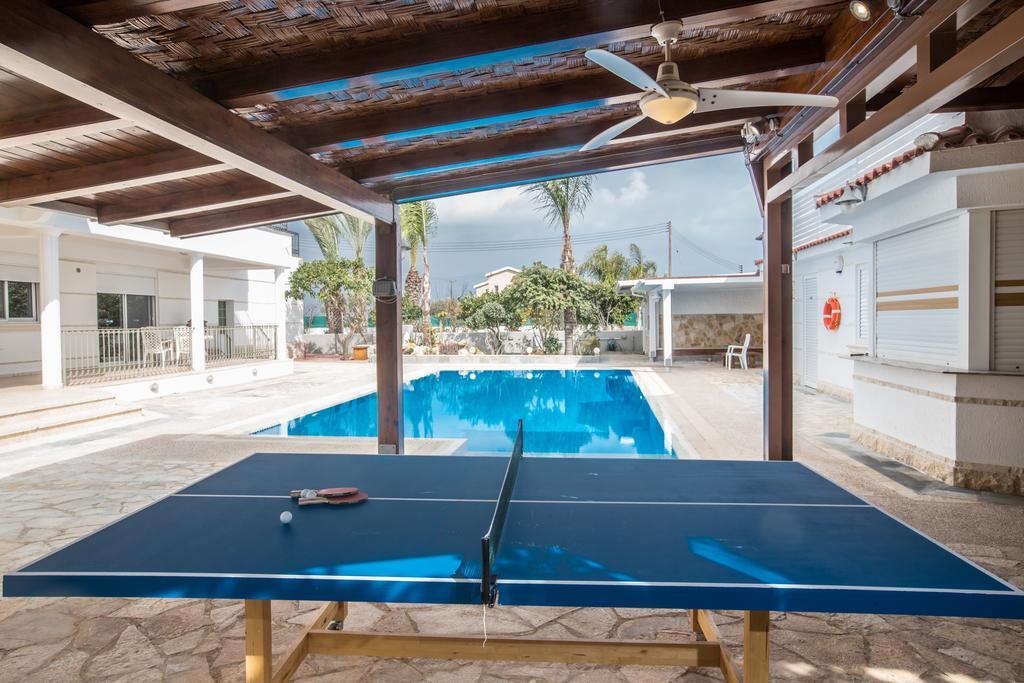 Papas Family Villa Paralimni Exterior foto